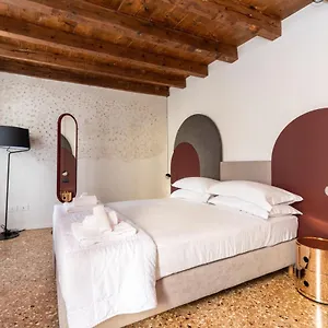 Palazzo Miracoli Apartment Venice